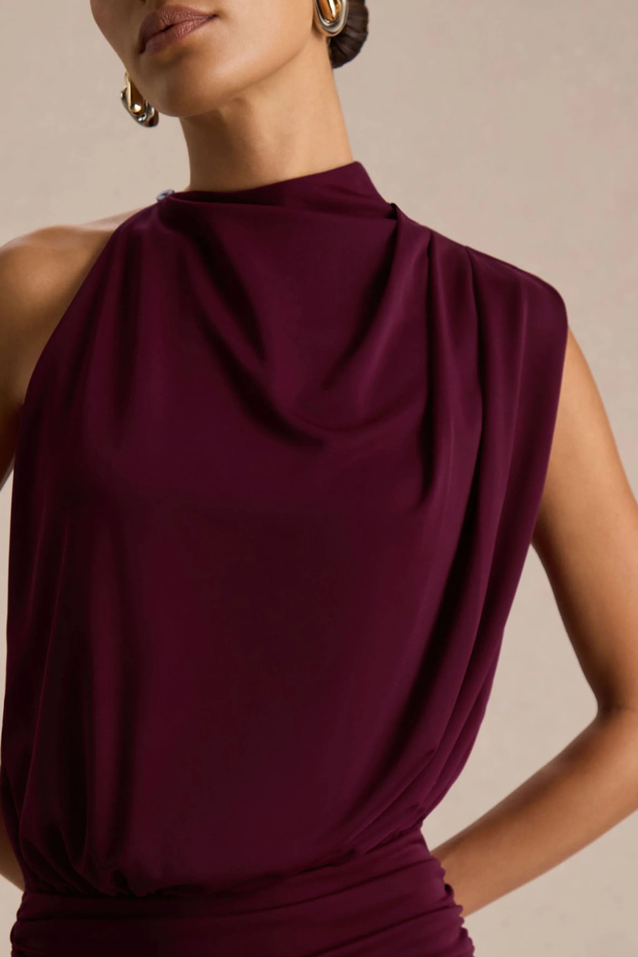 Umaira | Burgundy High-Neck Maxi Dress